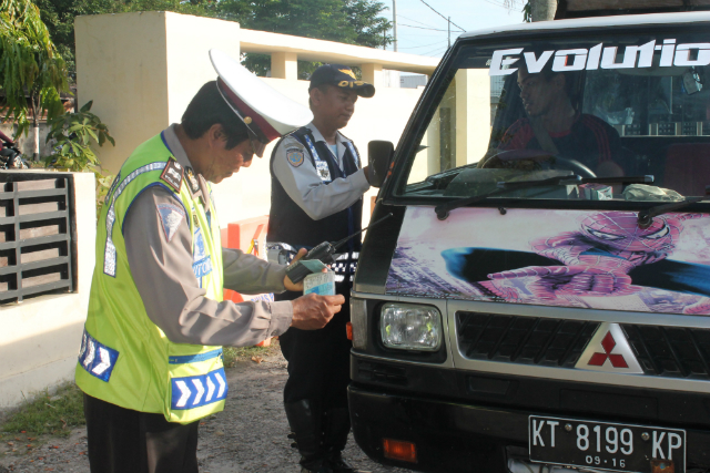 Tingkatkan Keselamatan Di Jalan, Dishub Gelar Razia Gabungan